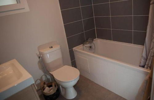 bel appartement en pierre de 88 M2 charme d’antan - Foto 12