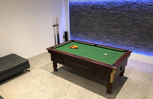 Priory House; sleeps 6-20 - Foto 28