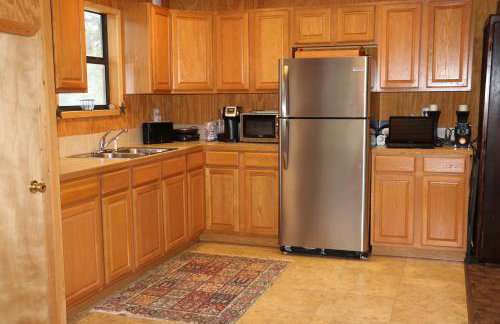 Nueces River Cabins-Pecan Cabin - Foto 5