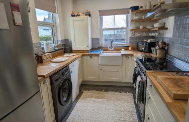 Perfect for Snowdon. Groups, families+dogs welcome - Photo 6