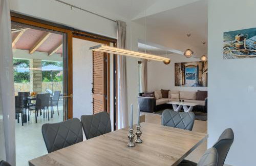 Villa Gloria, villa with heated pool - Foto 12