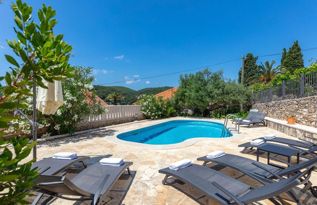 Villa in Selca With Pool Near Adriatic Sea - Photo 21