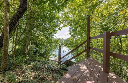 Relaxing Lakefront Retreat w/ Hot Tub & Dock - Foto 58