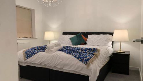 LUXURY 3 BED HOME with MULTIPLE FREE PARKING BAYS Early Check-in Late Check- Out Allowed - Foto 3