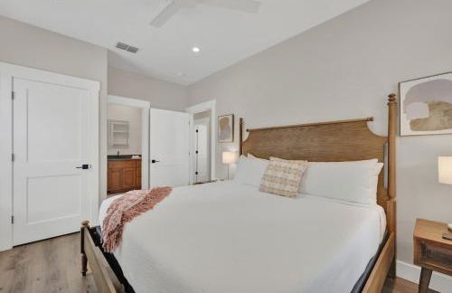 The Grove D With Hot Tub & King Beds - Walk to Main - Foto 18