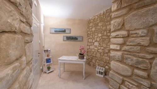 Lombardi Rita - Colle S. Martino - Foto 3, Lobby or reception