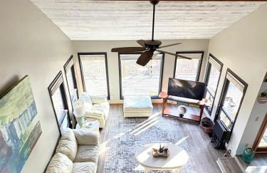 Haven @ the Lake | Hot Tub | Fire Pit| Fireplace - Foto 10