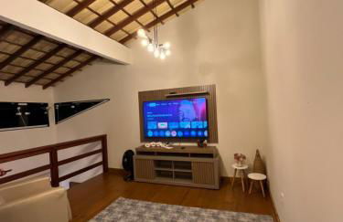 ESPAÇO PÉROLA GUANABARA, 70 Metros do Mar, 4 Suítes independentes COM AR, Área Gourmet Integrada com Piscina,Churrasqueira, 900 Metros de CASTELHANOS, ideal para FAMÍLIAS E AMIGOS - Foto 12