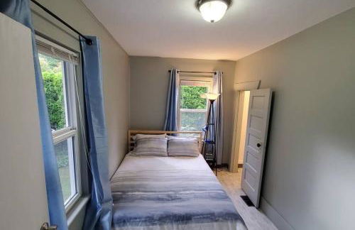 Cozy Cottages across from the Food Trucks of Aloha mall - Foto 32