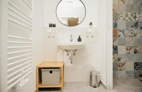 Rent4Living Apartments WLAN I kostenfreie Tiefgarage I Therme 5 Minuten zu Fuß I Barrierearm - Photo 27