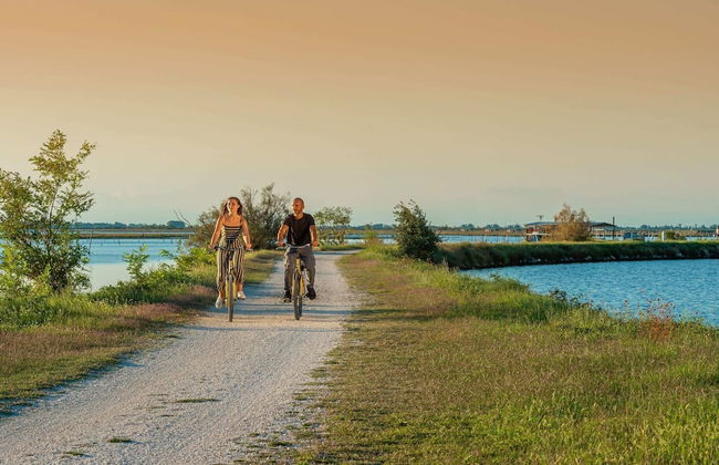 Villa in Albarella With Private Pool & Beach - Photo 27