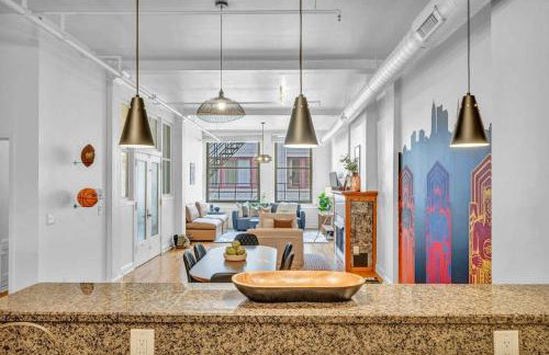 Lofts on E 4th, WALK TO CAVS, Sleeps 6 - Foto 43