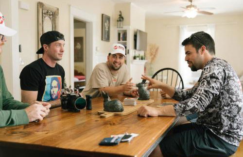 Main House - 3 Story 5 Bed 3 Bath Private Deck Courtyard Pet Friendly fee applies - Photo 62