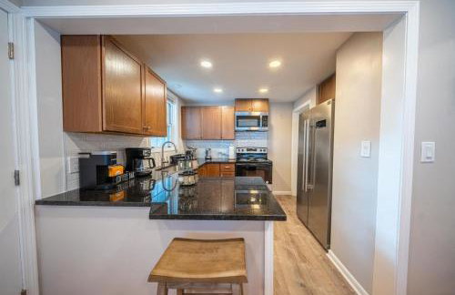 Newly Renovated Townhouse on a Tranquil Street - Foto 1