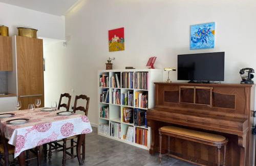 Bright airy family style 7 min walk to beach - Foto 2