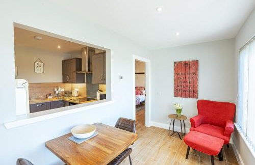 Kestrel Lodge 6 with Hot Tub - Photo 14