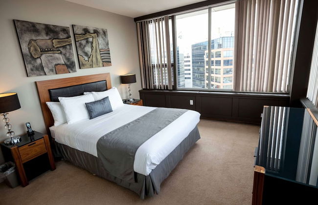 Obasa Suites @ The Hallmark - Photo 4