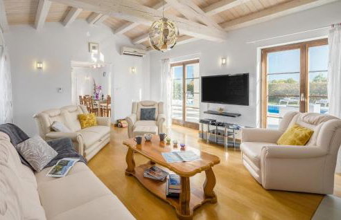 Pet Friendly Home In Barban With Sauna - Photo 3