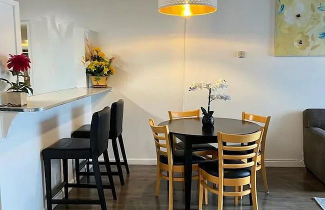 New 2BR Home w Parking Laundry in 580-80 - Foto 23