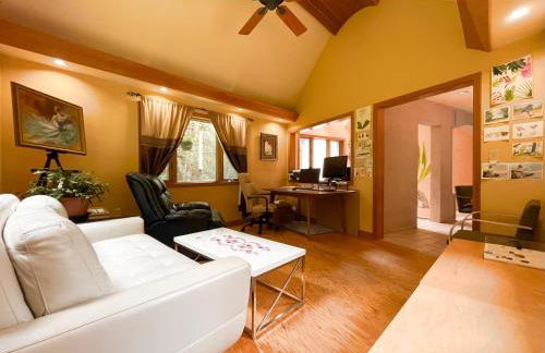 NatureGlow Residence Stylish Contemporary Home - Foto 20