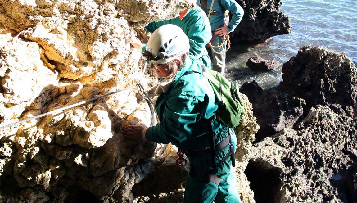 Spéléologie dans la grotte de Lapa Verde