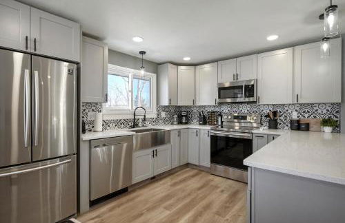 Serene 4-Bedroom Getaway in Arvada! Pet-friendly! - Foto 5