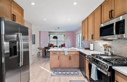 Cleveland Escape - Hot Tub - Karaoke Machine - Sleeps 12 - Foto 31