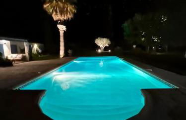 Villa Les Folies - magnifique jardin avec piscine - Foto 19