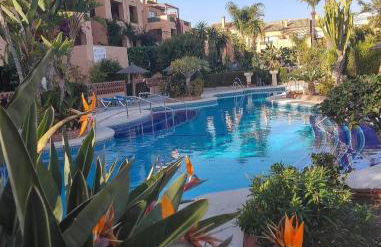 Riviera Del Sol Apartment - Photo 7