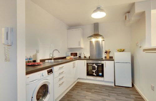 Central 3 bedroom Apartment & Free Parking- Ideal 4 long stays - Foto 11