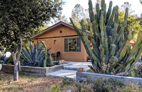 Rustic Cottage Rental with a Hot Tub Perfect for Luxury Camping in Santa Margarita - Foto 1