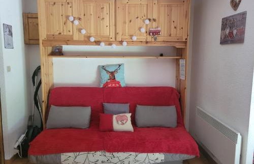 Le Flocon, Joli Cocon 4 pers avec Cheminée, LES ROUSSES, Draps inclus & Parking gratuit - Foto 11