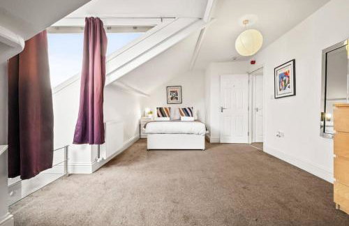 Huge Duplex in Great Location - Foto 18