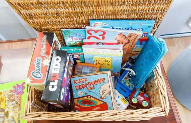 Bright Modern 4 br House 100 Metres From Beach - Photo 68