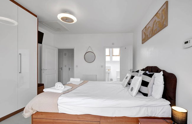 3 Bedroom and 2 Bath House with Balcony - Foto 12