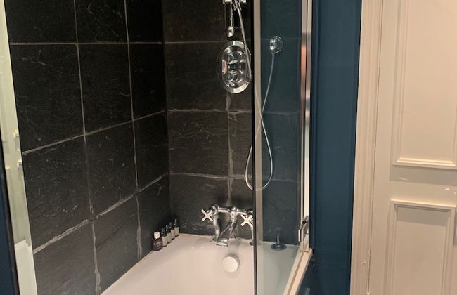 Charming and Full Of Character Apartment - Foto 23