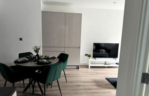 Luxury Oaks Suite, Free private parking, 2 Bed 2 Bathroom Apartment, Central Solihull - Foto 12