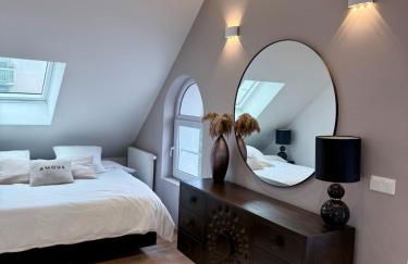 Modern Cocoon Under Roof Parking Close to Tram - Foto 14