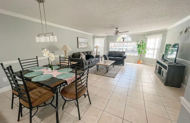 Three Bedroom Apartment #6 -- 5012 LBC -- Vusa Three Bedroom Condo Apartment - Foto 12