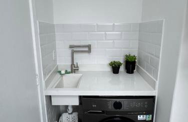 Apartamento ao lado do metrô e praia, 45m2, Tv 55" - Foto 5