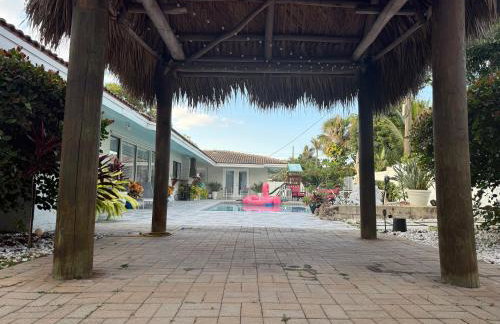 Spacious 4BR 2 5BA Family Retreat Pool Near Beach - Foto 52