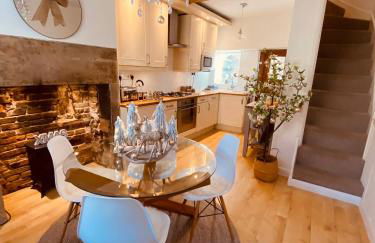 The Tenth House, Grade II Listed Georgian Town House, Wirksworth, Derbyshire, Peak District Cottage, Sleeps 4 - Foto 60