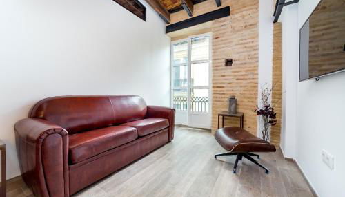 FLORIT FLATS - CATHEDRAL LUXURY TERRACE FLAT 2BR 2BA AC Wifi - Photo 5