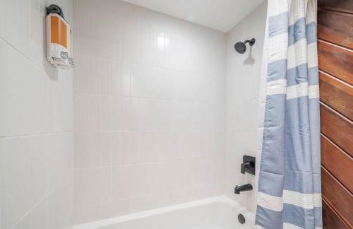 Contemporary Oaks | Heated Pool + Screened Lanai - Foto 30