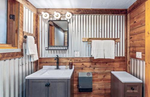 Dog Friendly, Year Round, Creekside Cabin, Hot Tub, 6 Acres - Foto 15