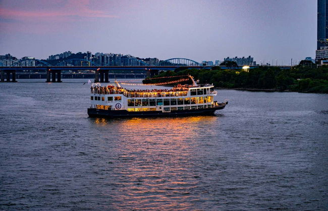 Han River Cruise - Photo 4