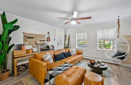 Boho Haven Hideaway - Walk to Pool,Theater,Arcades, Firepit, Lake Access - Foto 1