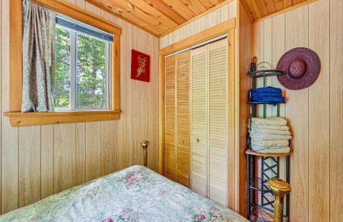 Denmark Waterfront Cabin with Dock and Charcoal Grill! - Foto 15