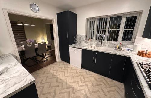 Cosy detached 3-bed, free parking, near Manchester - Foto 19