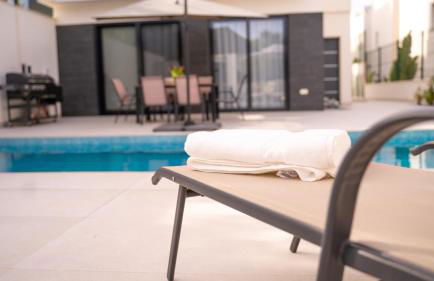 Amberes apartment, a stylish villa's independent downstairs apartment with private swimming pool and terrace - Foto 19